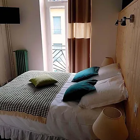 Le Pavillon Nocleg ze śniadaniem Bourboule