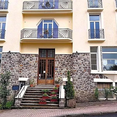 Le Pavillon Nocleg ze śniadaniem