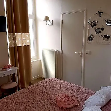 Nocleg ze śniadaniem Le Pavillon 3*