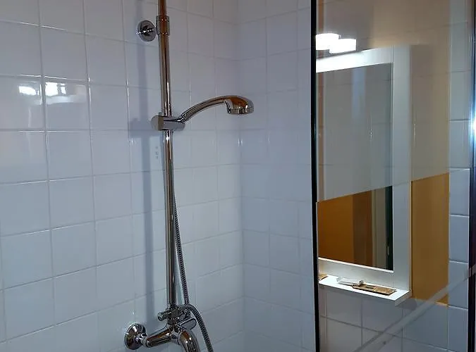 Nocleg ze śniadaniem Le Pavillon 3*