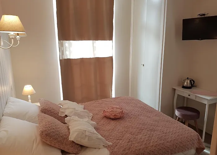 Nocleg ze śniadaniem Le Pavillon 3*